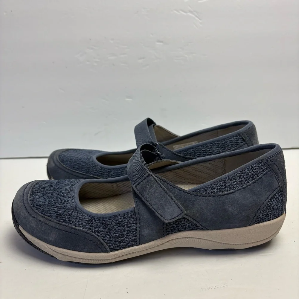 Dansko Blue Hennie and Cream Mary Jane Flats Size 39 8.5 9